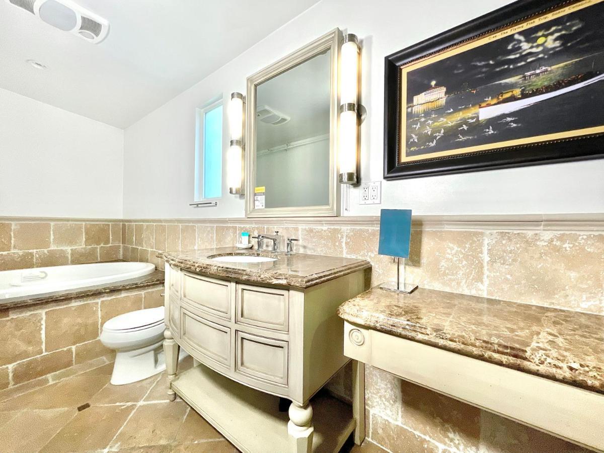 Catalina Courtyard Suites Авалон Экстерьер фото