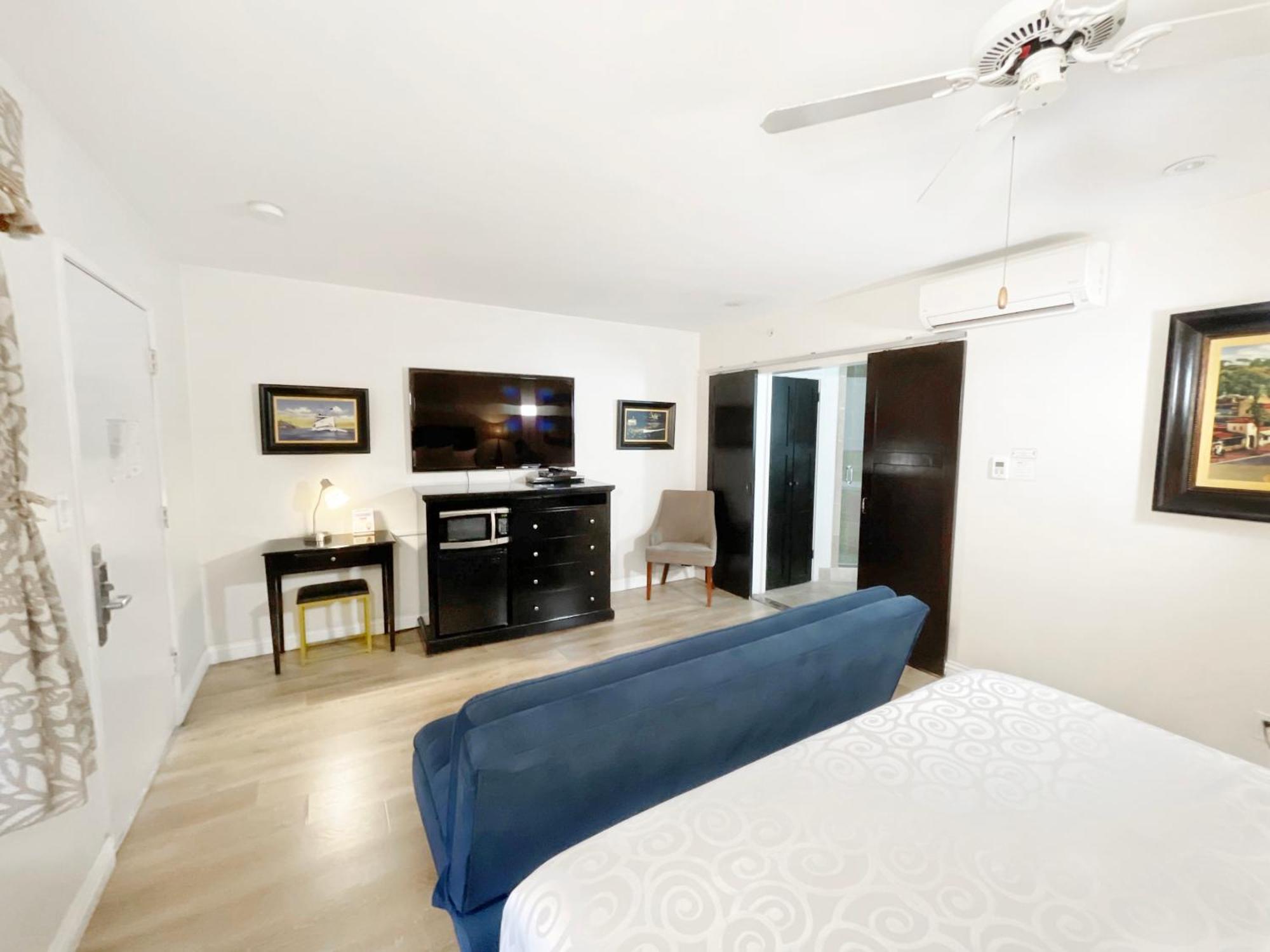 Catalina Courtyard Suites Авалон Экстерьер фото